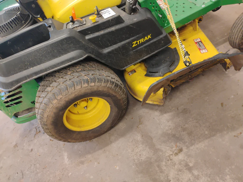 John Deere Z535M Zero Turn Lawn Mower  - image 12 of 22