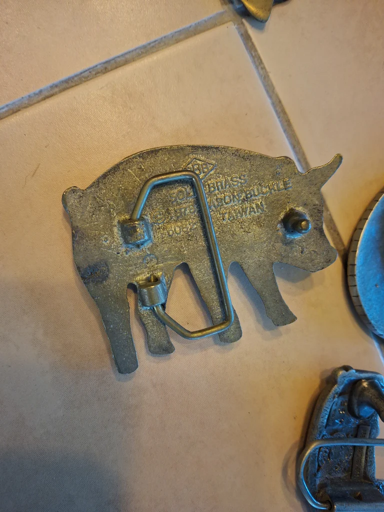 Pig-Themed Decorative Household Items Assortment - image 8 of 10
