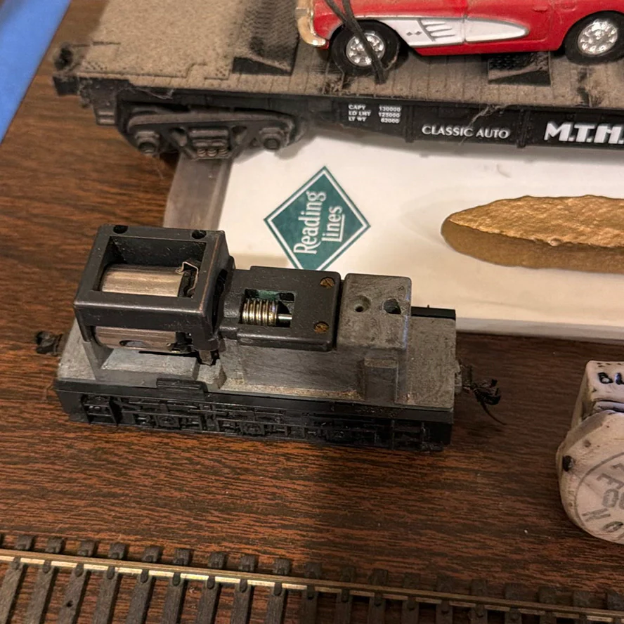 Model Train Cars, Track Sections, and Railroad Collectibles - image 4 of 8