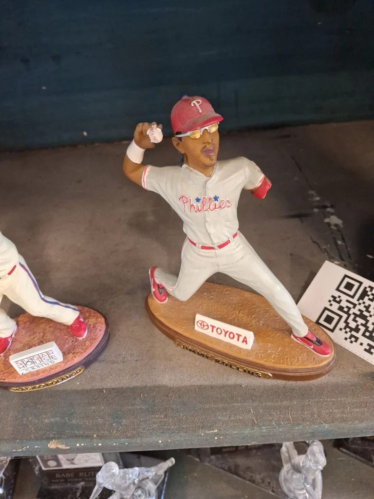 Baseball Player Figurines and Plaques - image 3 of 8