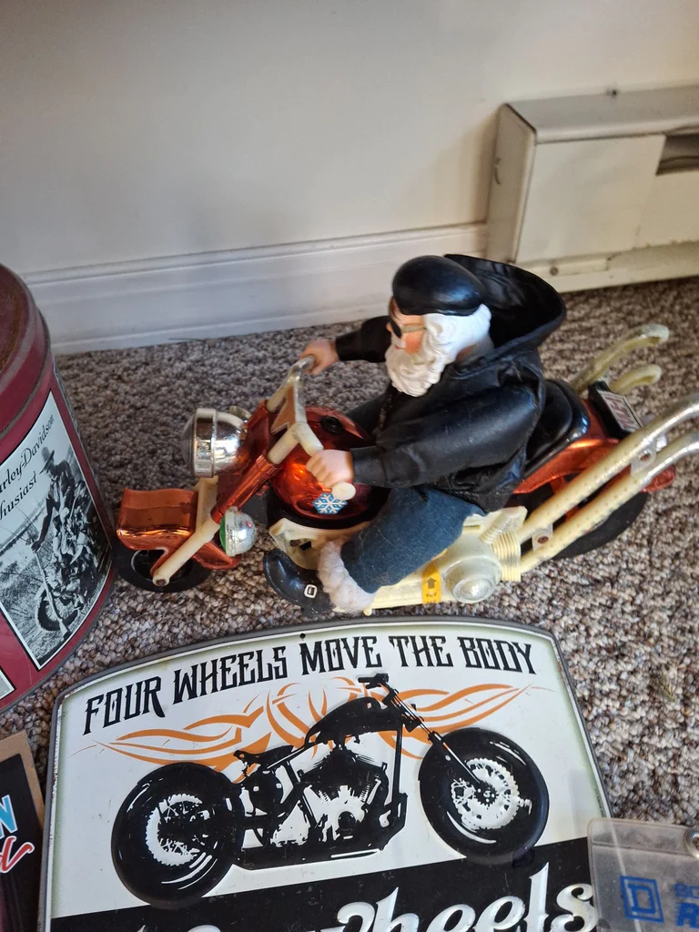 Harley-Davidson Motorcycle Collectibles and Decor Assortment - image 9 of 12