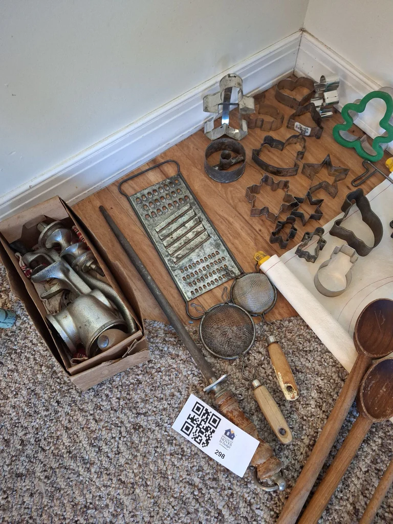 Vintage Kitchen Utensils and Baking Tools - image 8 of 11