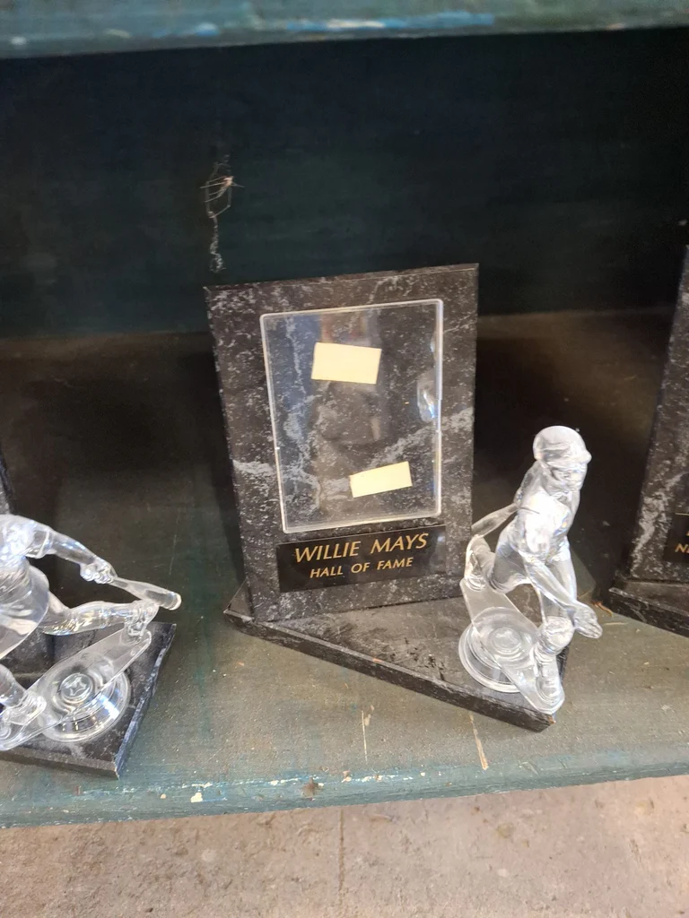 Baseball Player Figurines and Plaques - image 7 of 8