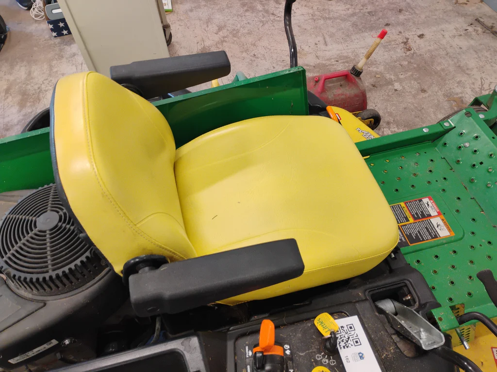 John Deere Z535M Zero Turn Lawn Mower  - image 20 of 22