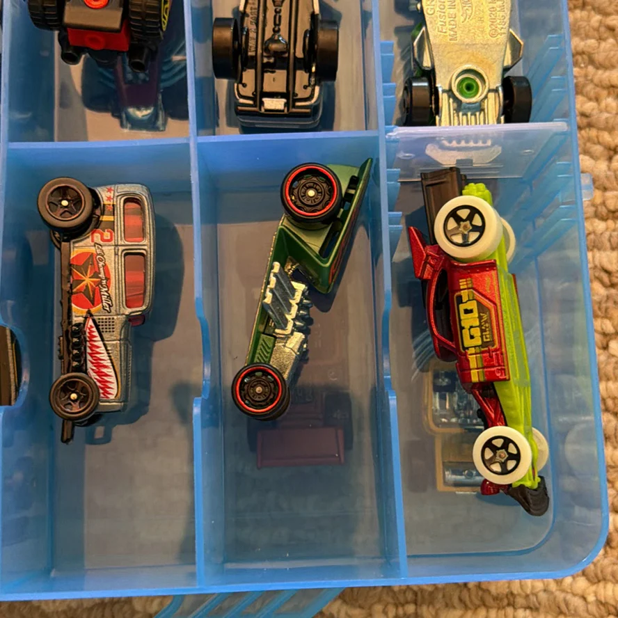 Hot Wheels Die-Cast Cars in Storage Case - image 21 of 27