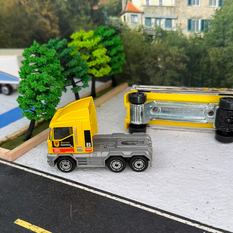 Hot Wheels Toy Trucks and Trailers - image 15 of 17