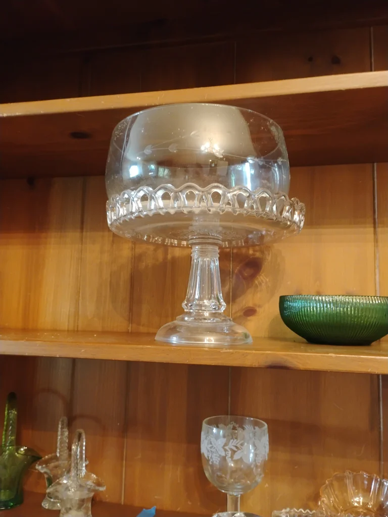 Decorative Glass Bowls, Dishes, and Pedestal Compote - image 6 of 11
