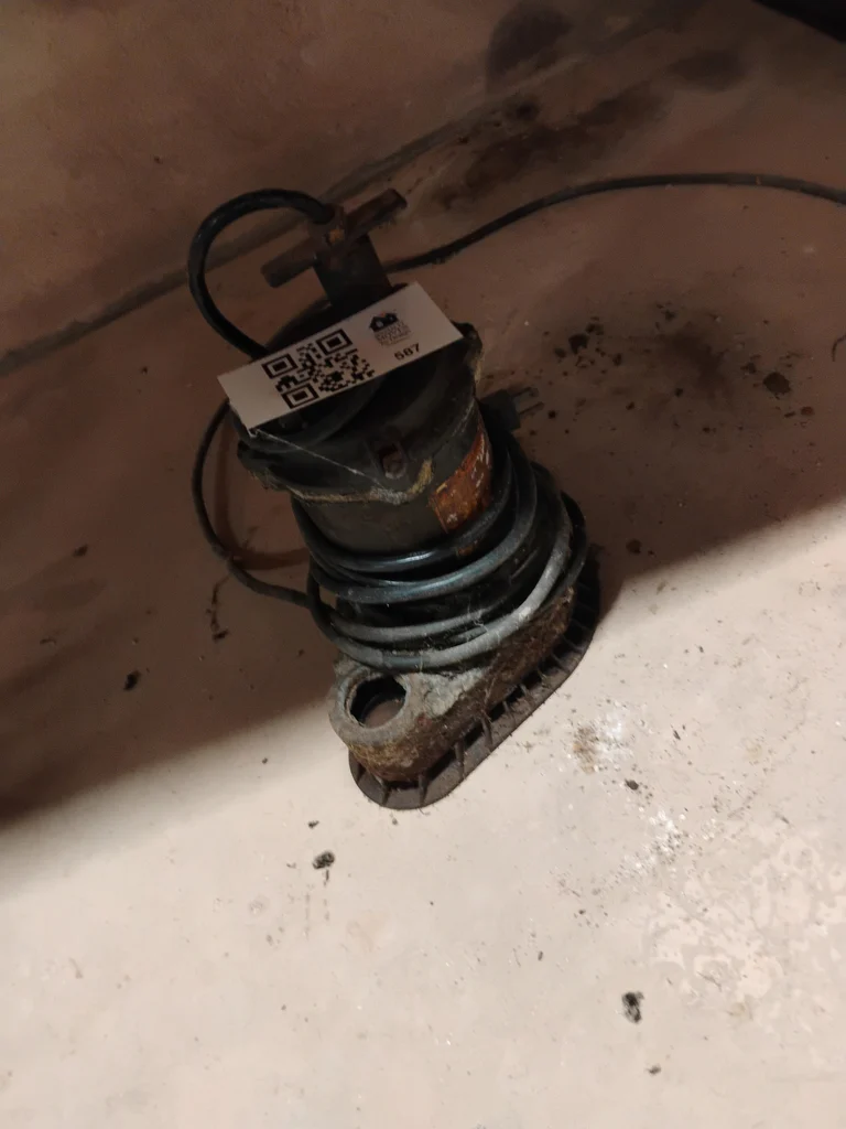 Submersible Utility Pump With Float Switch - image 3 of 4