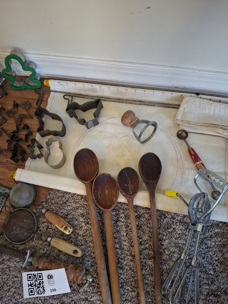 Vintage Kitchen Utensils and Baking Tools - image 6 of 11
