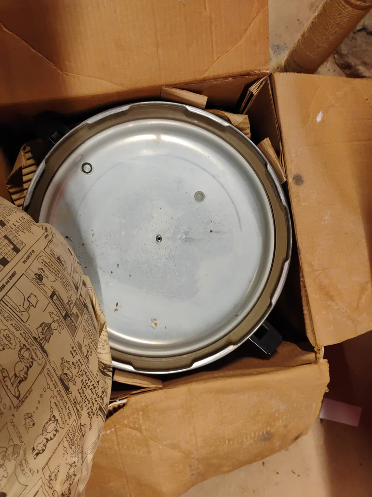Mirro Pressure Canner and Oval Chafing Dish - image 4 of 4