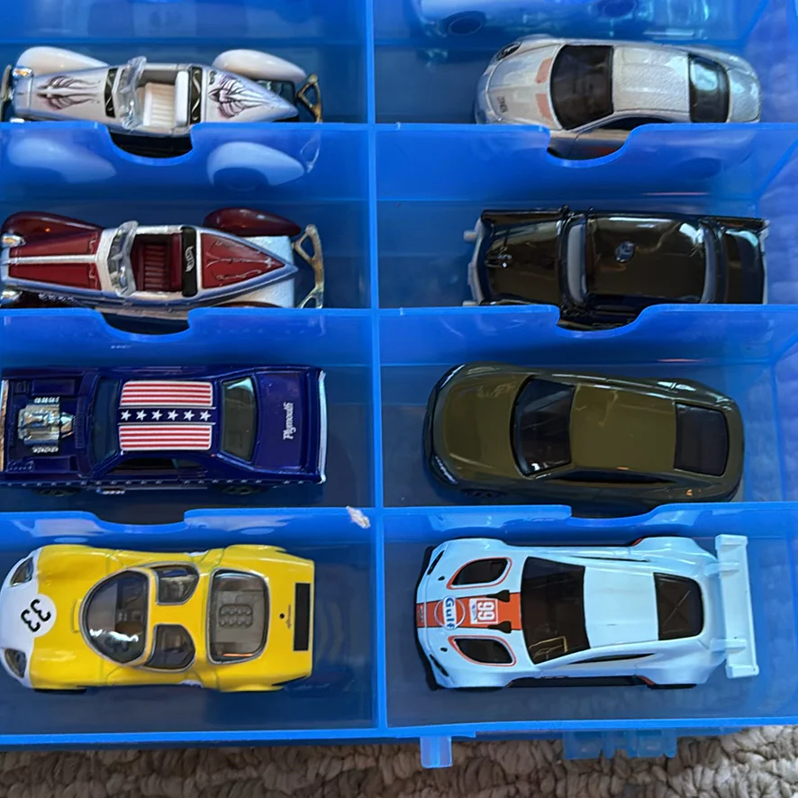 Assorted Die-Cast Toy Cars in Storage Case - image 20 of 30
