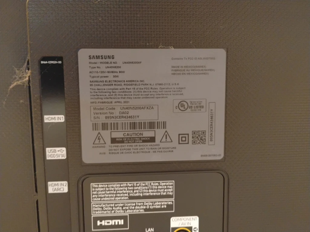 Samsung 40-Inch Flat Screen Television - image 4 of 4