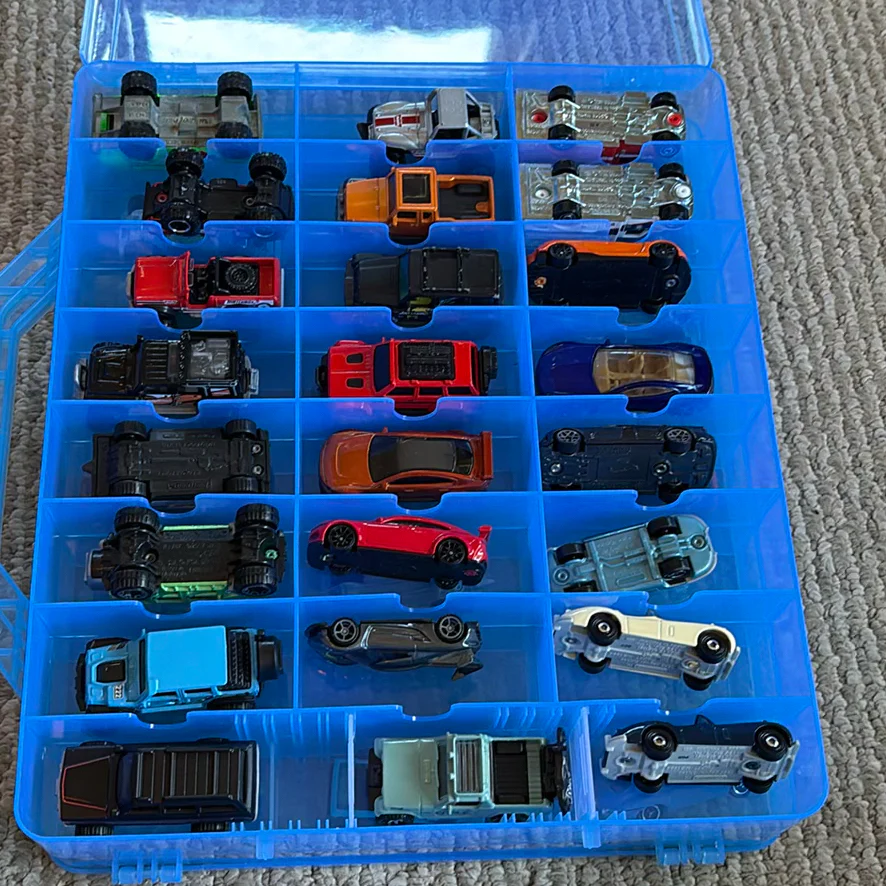Toy Die-Cast Cars and Trucks in Storage Case - image 15 of 15