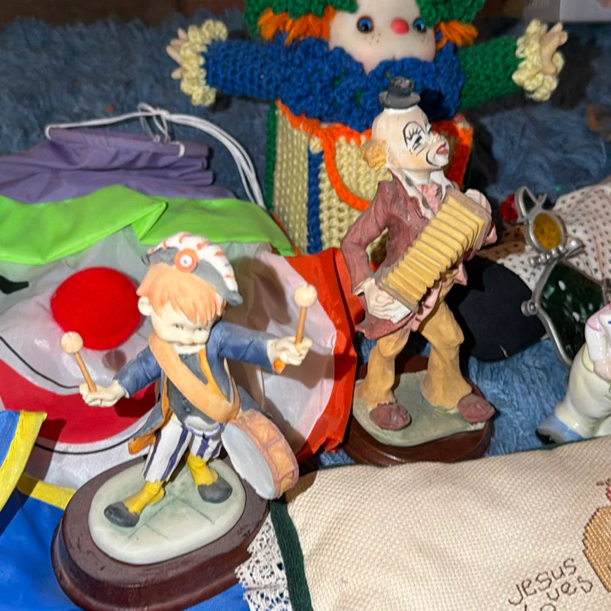 Clown and Circus Figurines and Decorations - image 6 of 19