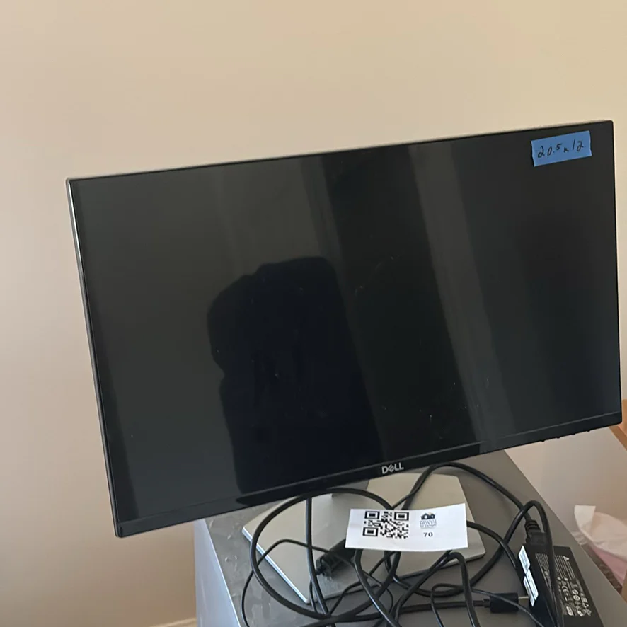 Dell LCD Monitor with Stand and Power Adapter - image 3 of 8