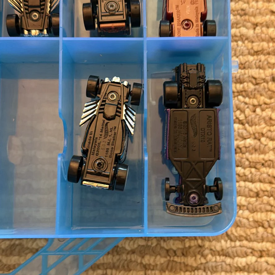 Hot Wheels Die-Cast Cars in Storage Case - image 13 of 27