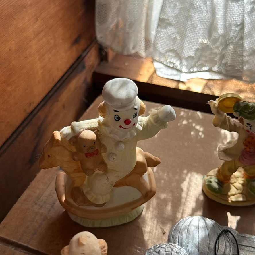 Clown and Figurine Ornaments, Music Boxes - image 12 of 17