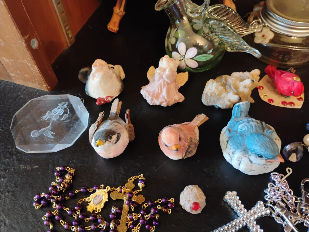 Decorative Figurines, Jewelry, and Glass Decor - image 5 of 10