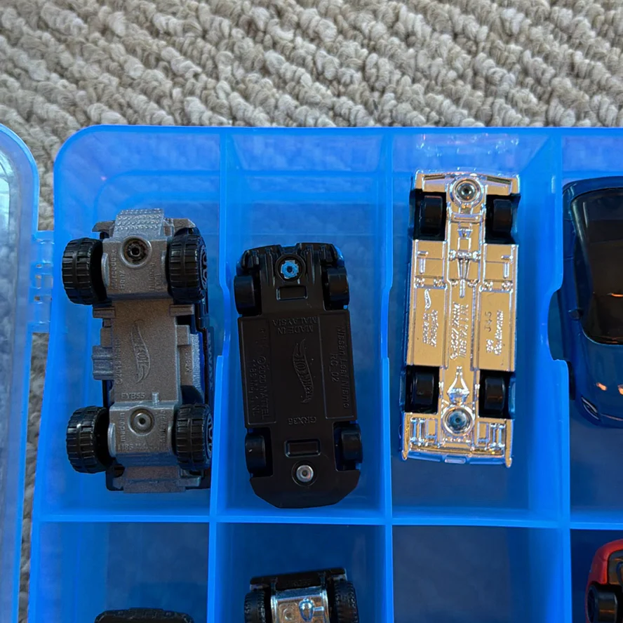 Die-Cast Toy Cars in Plastic Storage Case - image 12 of 16