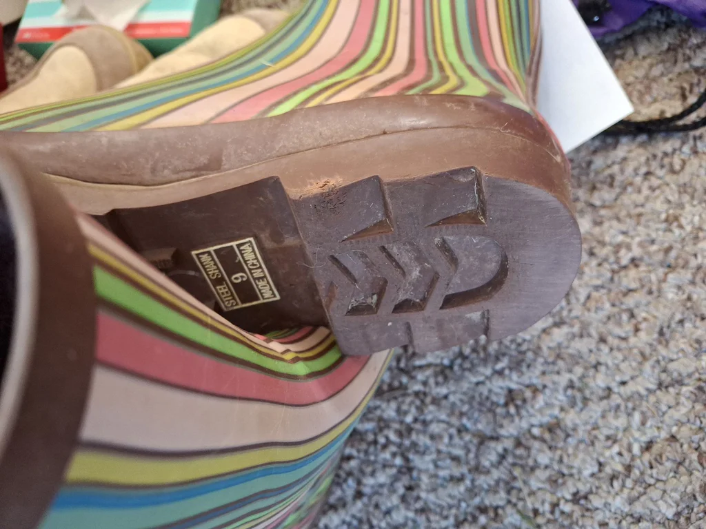 Hats, Boots, Bags, Umbrella, and Decorative Items - image 9 of 15