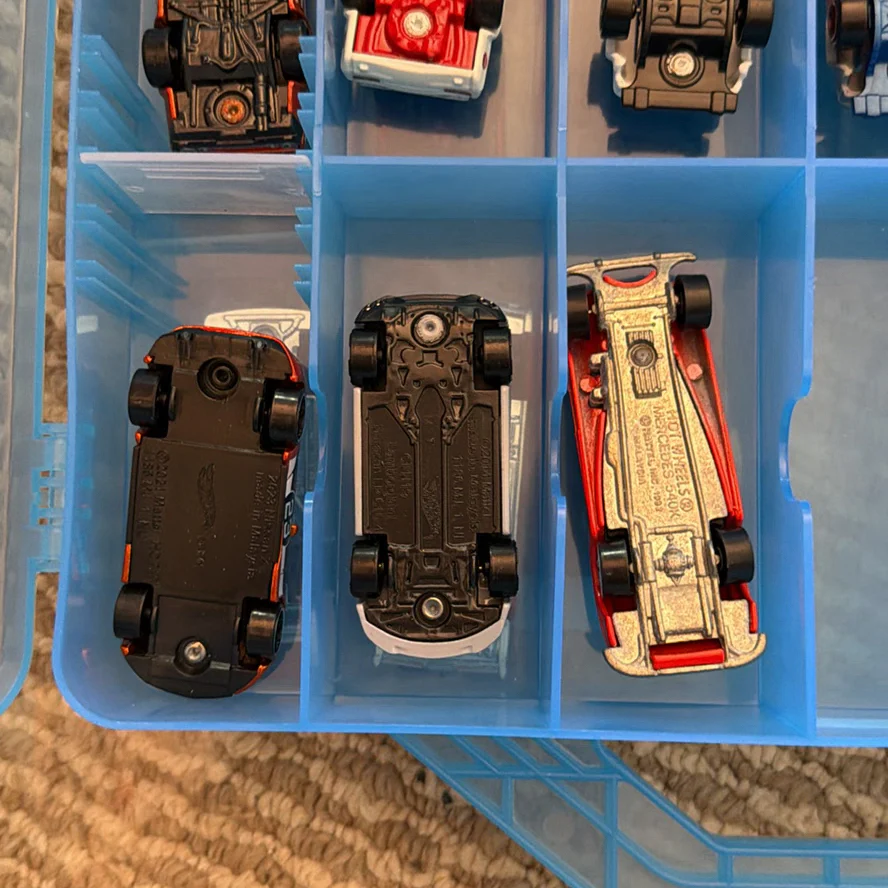 Die-Cast Toy Cars in Storage Case - image 11 of 14