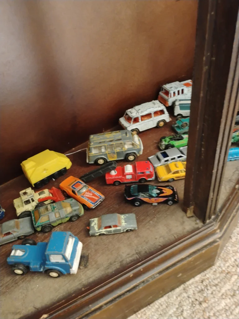 Vintage Die-Cast Toy Vehicles - image 4 of 12