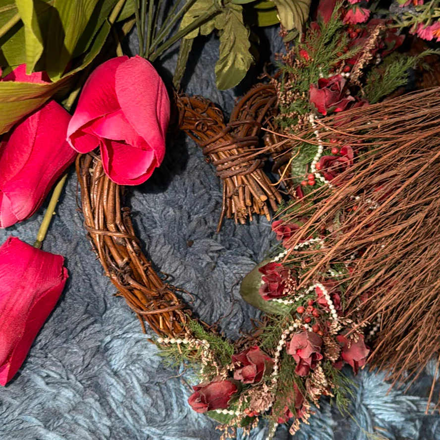 Artificial Floral Arrangements, Wreaths, and Decorative Broom - image 9 of 9