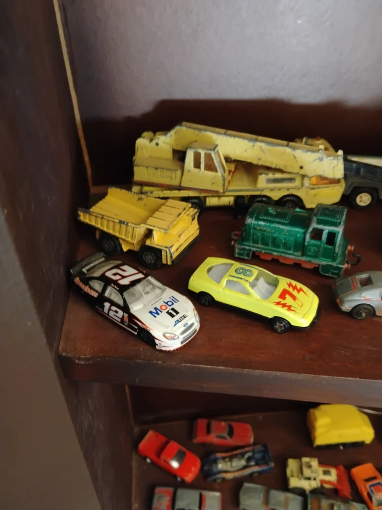Vintage Die-Cast Toy Vehicles - image 7 of 12