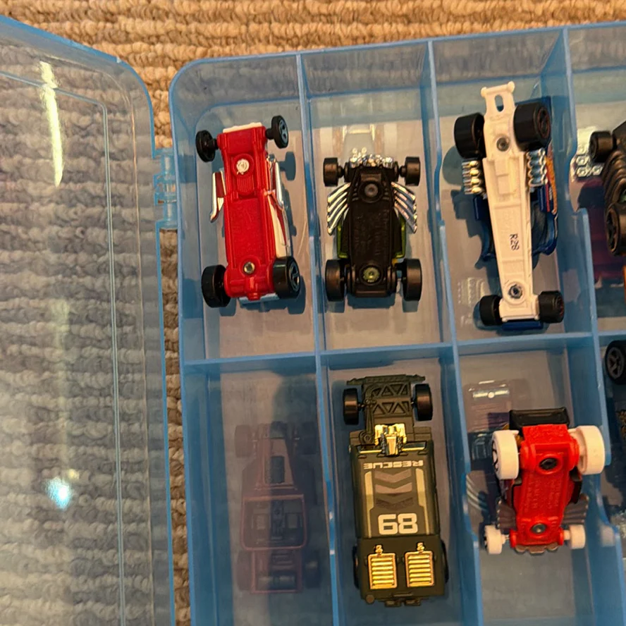 Hot Wheels Die-Cast Cars in Storage Case - image 20 of 27