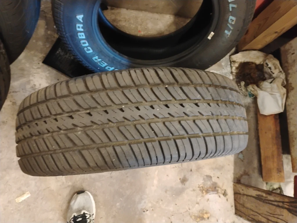 Set of Cooper Cobra Radial G/T Tires - image 5 of 8