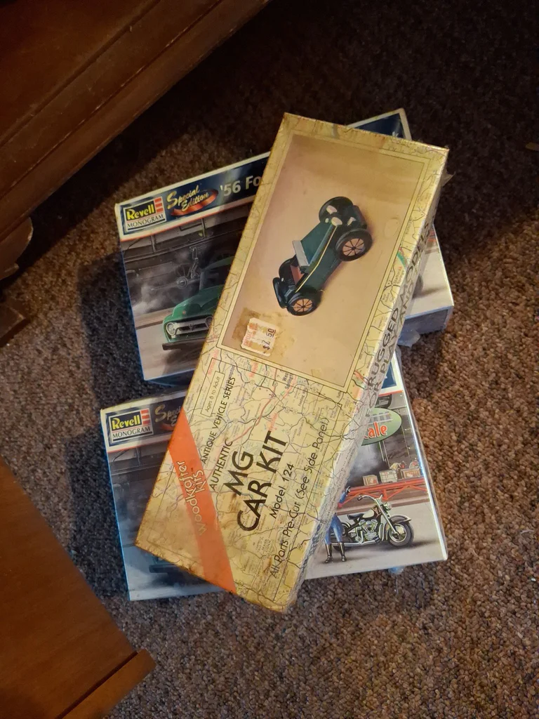 Vintage Car and Truck Model Kits - image 5 of 8
