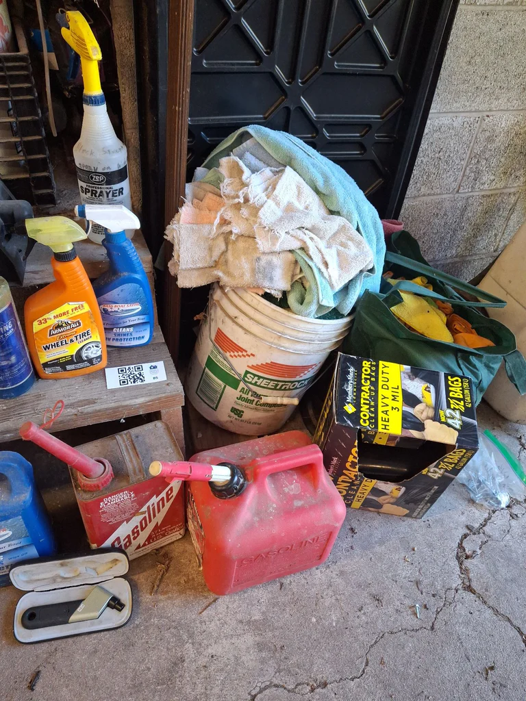 Garage Cleaning and Utility Supplies - image 7 of 8