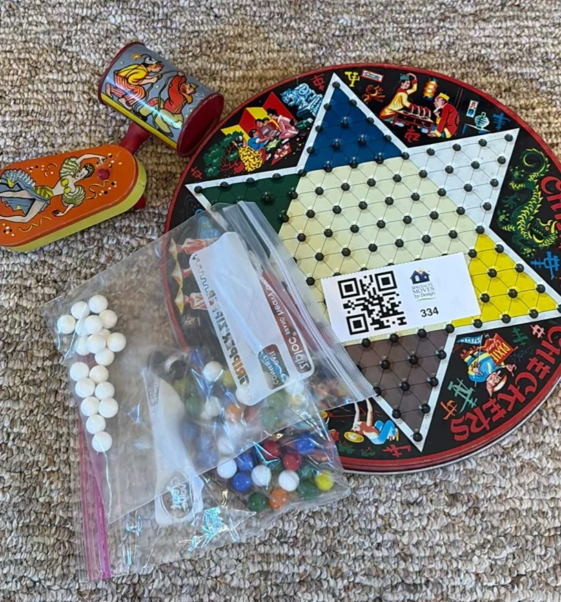 Chinese Checkers Game Set and Tin Noise Makers - image 1 of 5