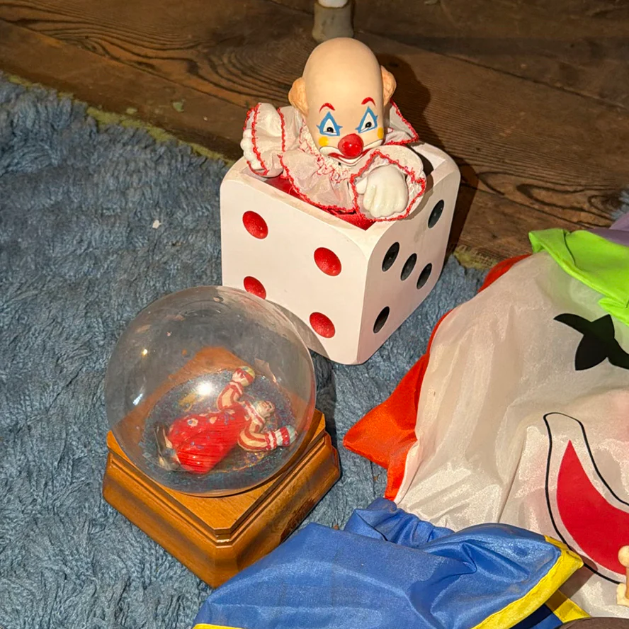 Clown and Circus Figurines and Decorations - image 3 of 19