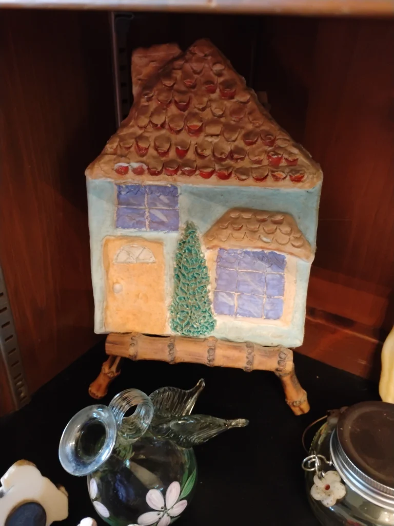 Decorative Figurines, Jewelry, and Glass Decor - image 9 of 10