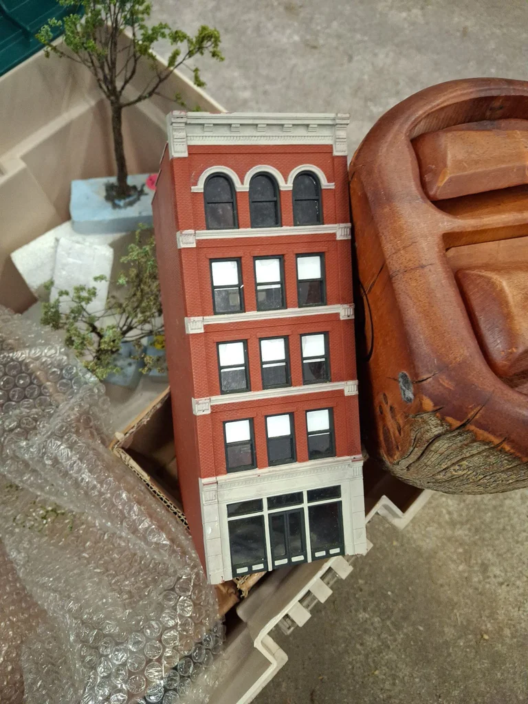 Model Railroad Building Structures and Scenery Pieces - image 8 of 13