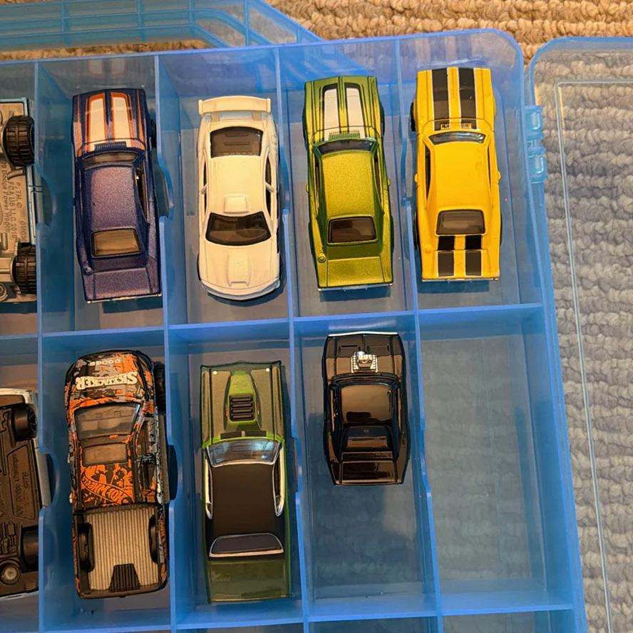 Die-Cast Toy Cars in Plastic Storage Case - image 13 of 16
