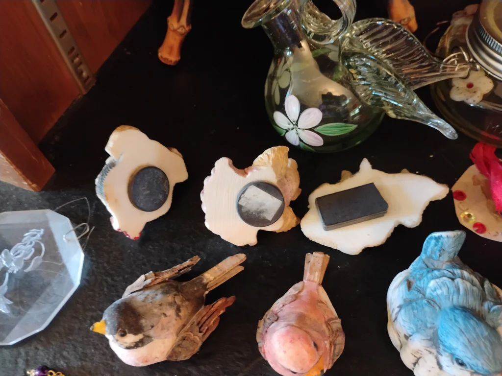 Decorative Figurines, Jewelry, and Glass Decor - image 6 of 10