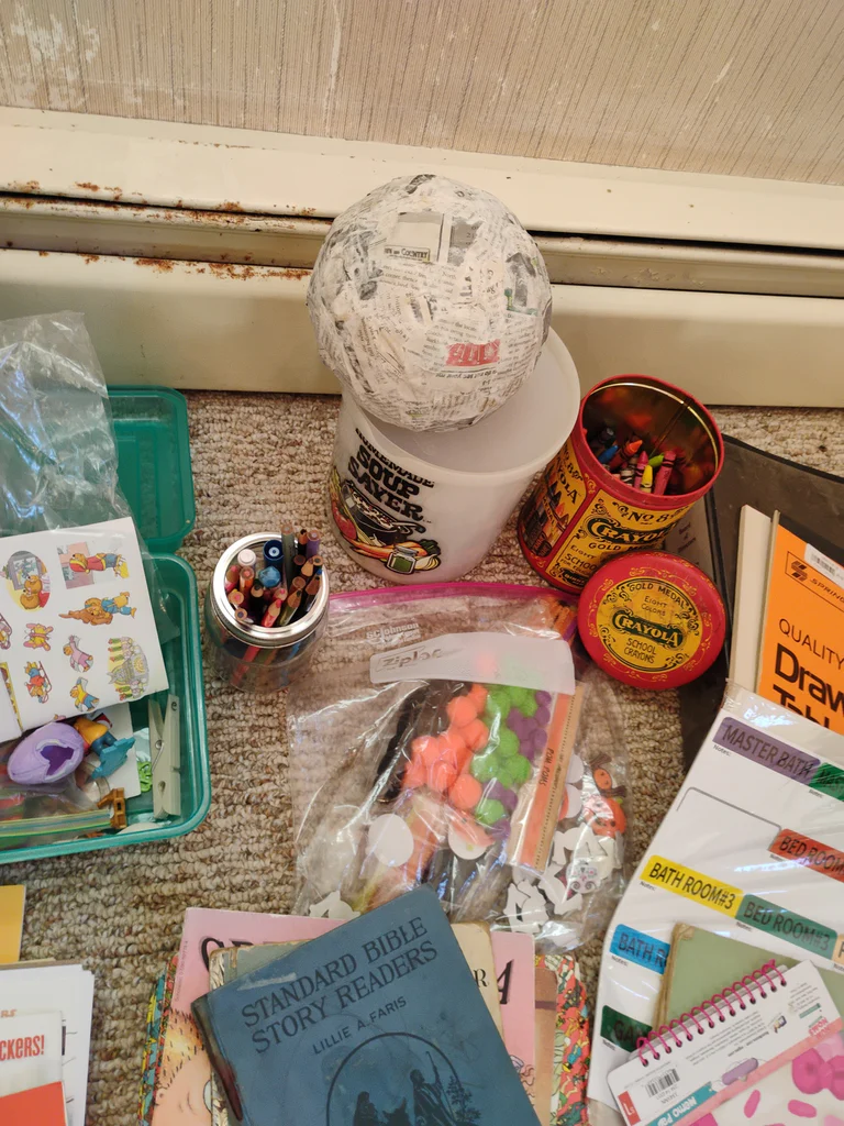 Mixed Children's Books and Craft Supplies - image 4 of 7