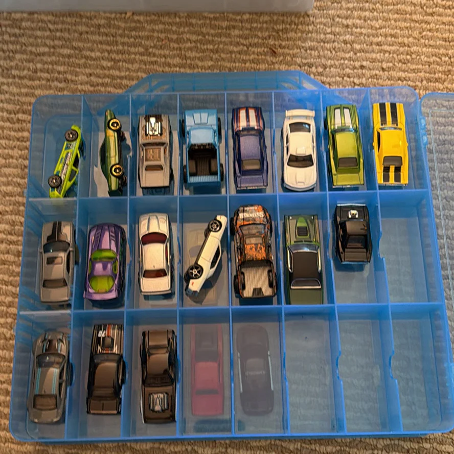 Die-Cast Toy Cars in Plastic Storage Case - image 10 of 16