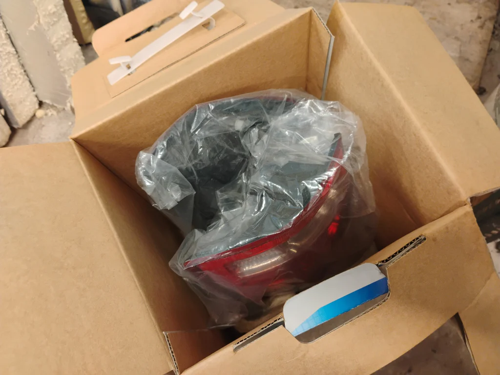 Vehicle Side Mirror and Tail Lamp Set - image 5 of 6
