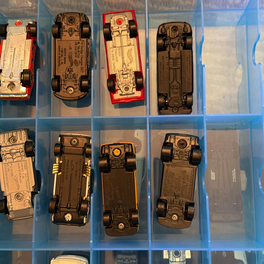 Die-Cast Toy Cars in Plastic Storage Case - image 7 of 16