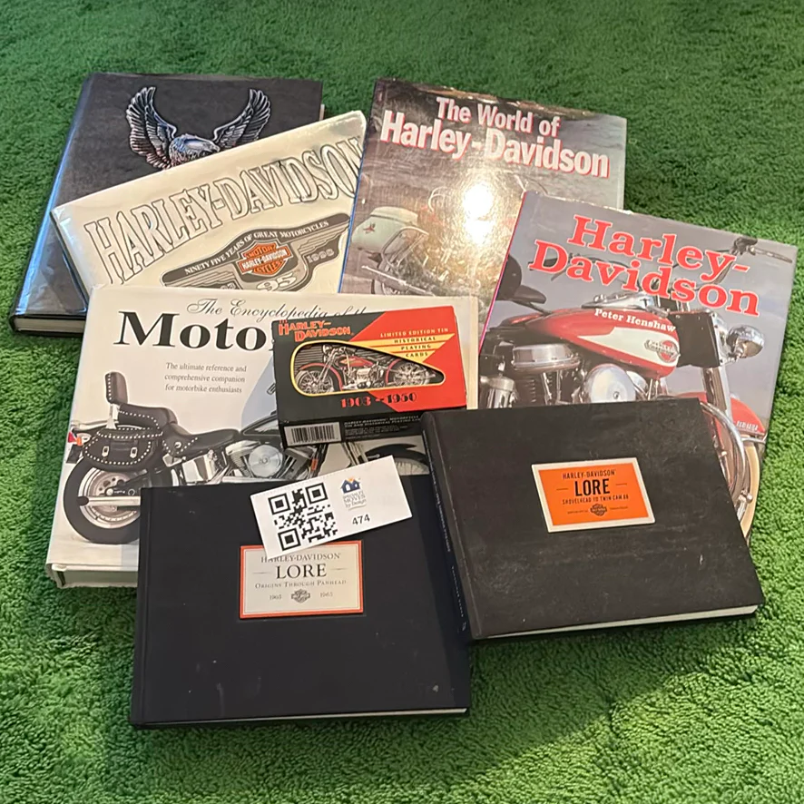 Harley-Davidson Motorcycle Books and Collectibles - image 12 of 12