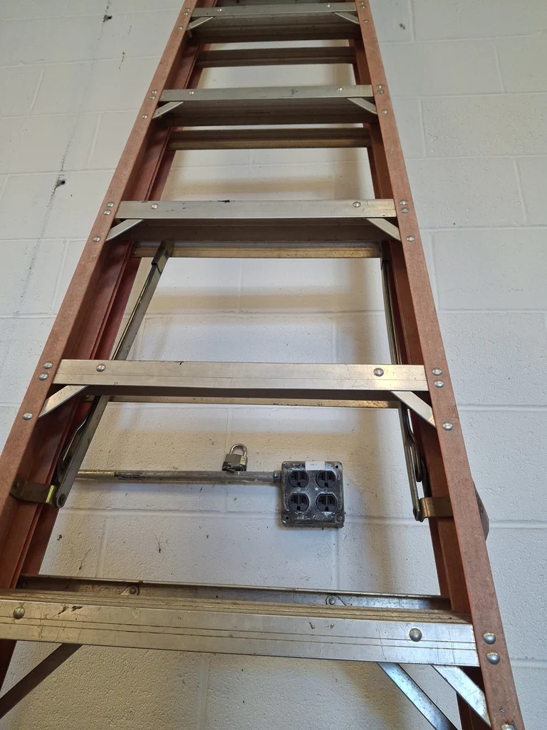 10-Foot Fiberglass Step Ladder - image 5 of 5