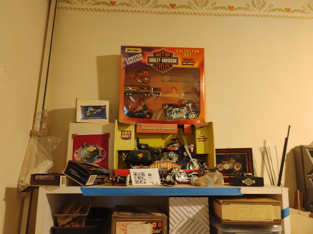 Motorcycle Collectibles and Model Sets - image 1 of 6