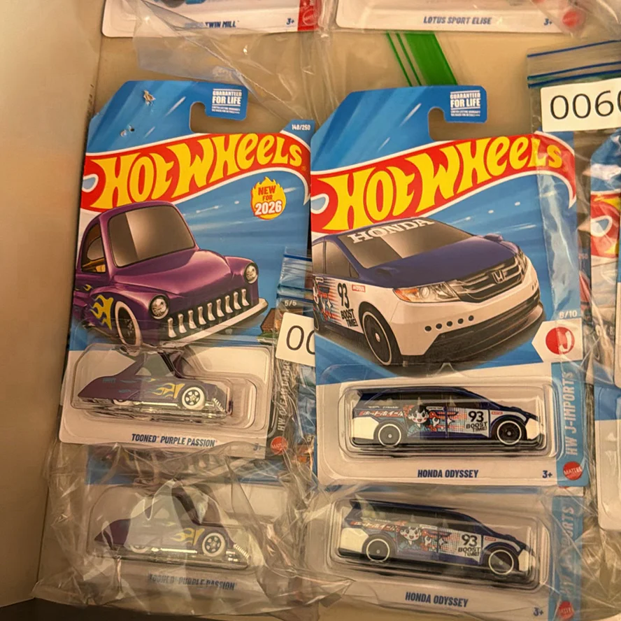 Assorted Hot Wheels Die-Cast Toy Cars - image 10 of 10