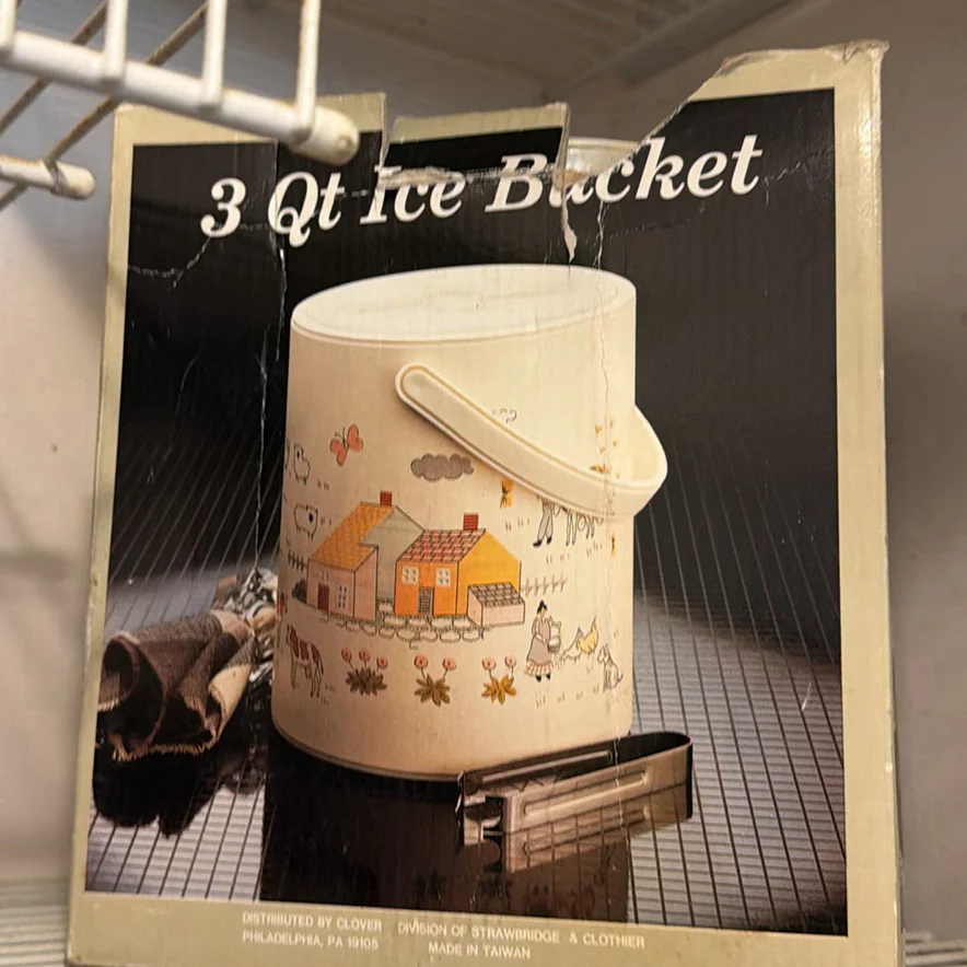 Serving Trays, Baskets, Disposable Cups - image 11 of 12