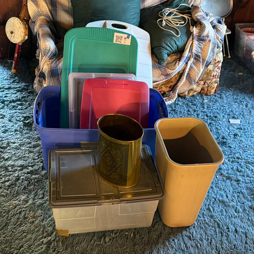 Plastic Storage Bins and Wastebaskets  - image 1 of 7