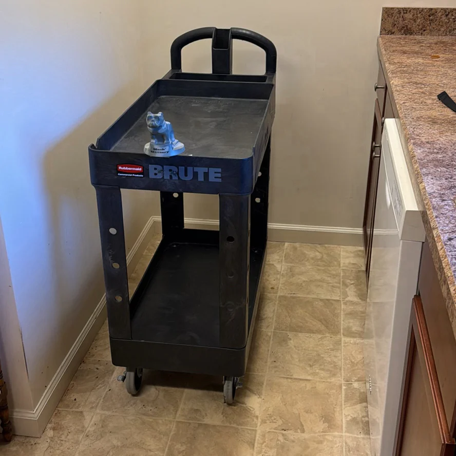 Rubbermaid BRUTE Utility Cart - image 1 of 8