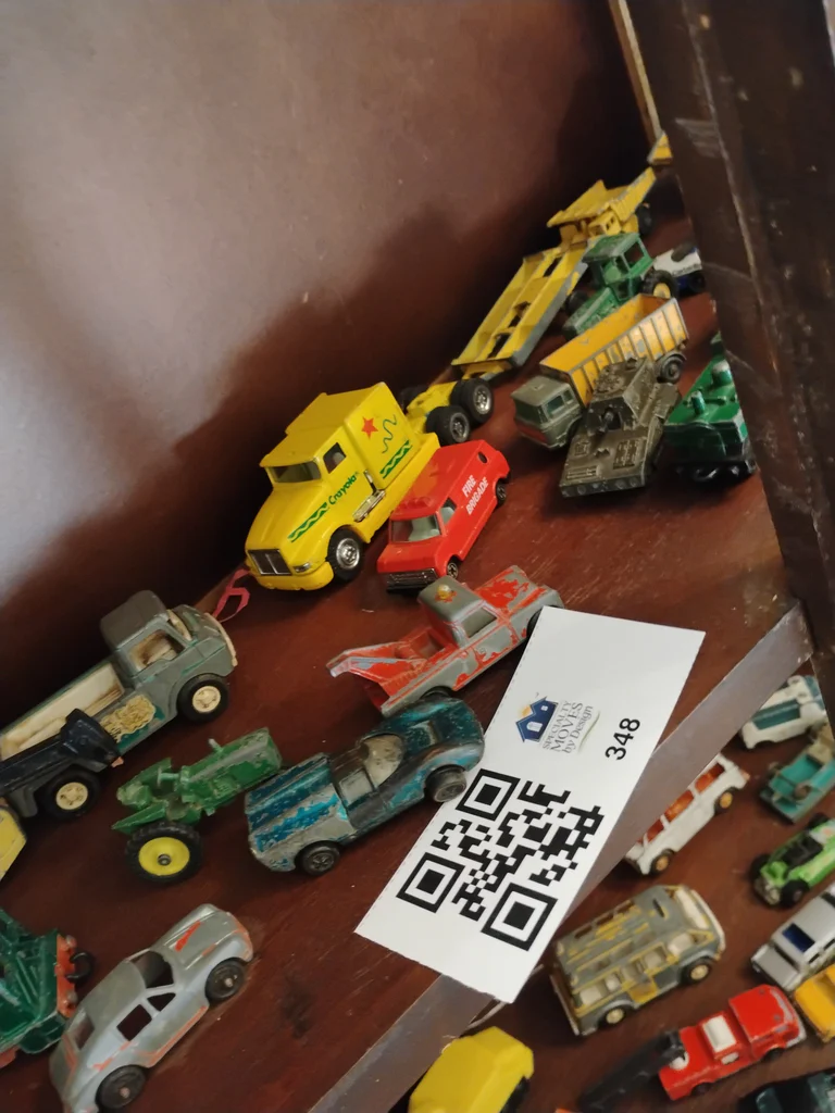 Vintage Die-Cast Toy Vehicles - image 9 of 12